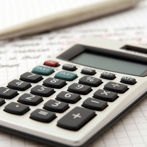 accountant-g3dfdbc44d_1280